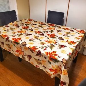 Fall leaves table cloth